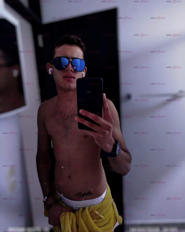 FOTOS DE POLLO ARRECHO, DISPUESTO A COMPLACERTE EN CADA FETICHE