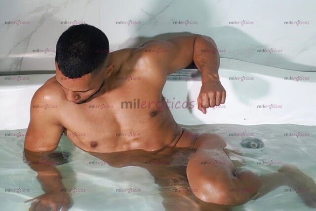 FOTOS DE FLACO, COMPLACIENTE , VENEZOLANO, CONTÁCTAME PARA PASARLA RICO,