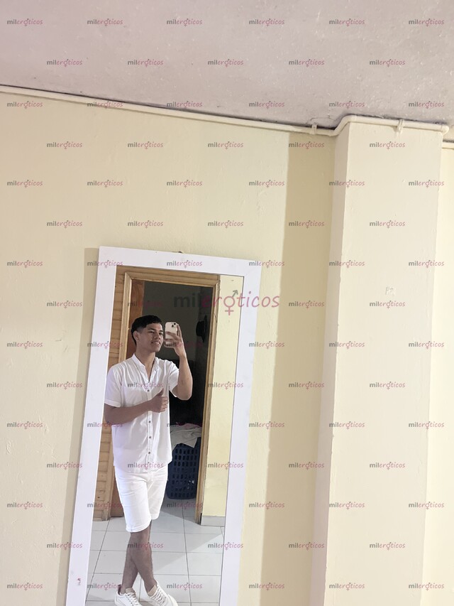 FOTOS DE SOY EDINSON, HOMBRE MORENO DE 21 AÑOS LLENO DE ENERGIA Y LECHE PARA DARTE