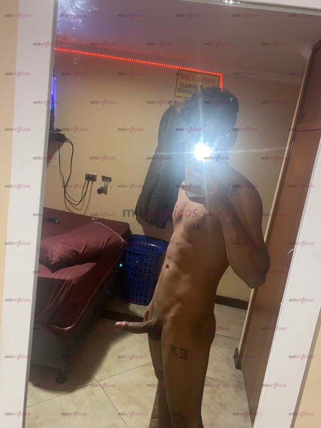 FOTOS DE SOY EDINSON, HOMBRE MORENO DE 21 AÑOS LLENO DE ENERGIA Y LECHE PARA DARTE