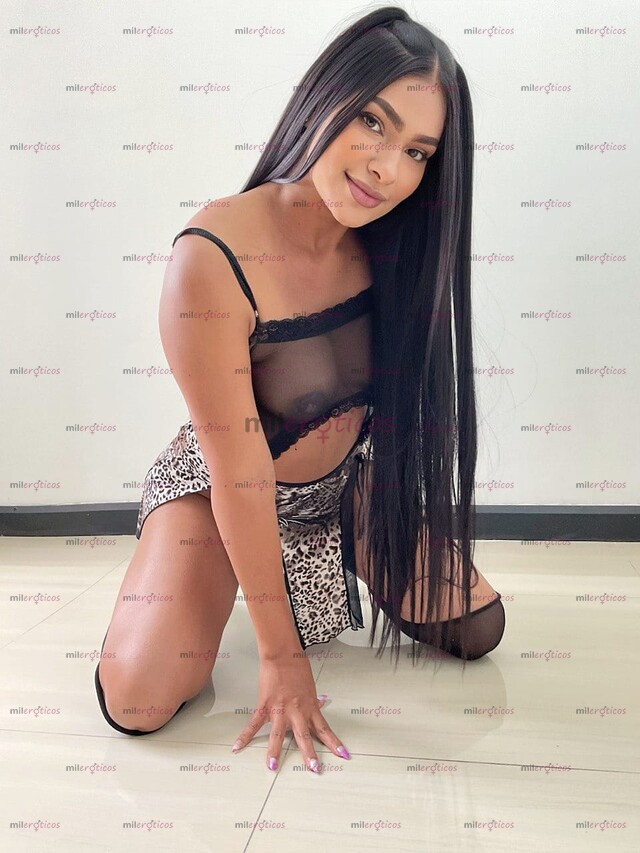 FOTOS DE HERMOSA MORENITA, CON CURVAS DE IMPACTO QUE TE VAN A ENCANTAR