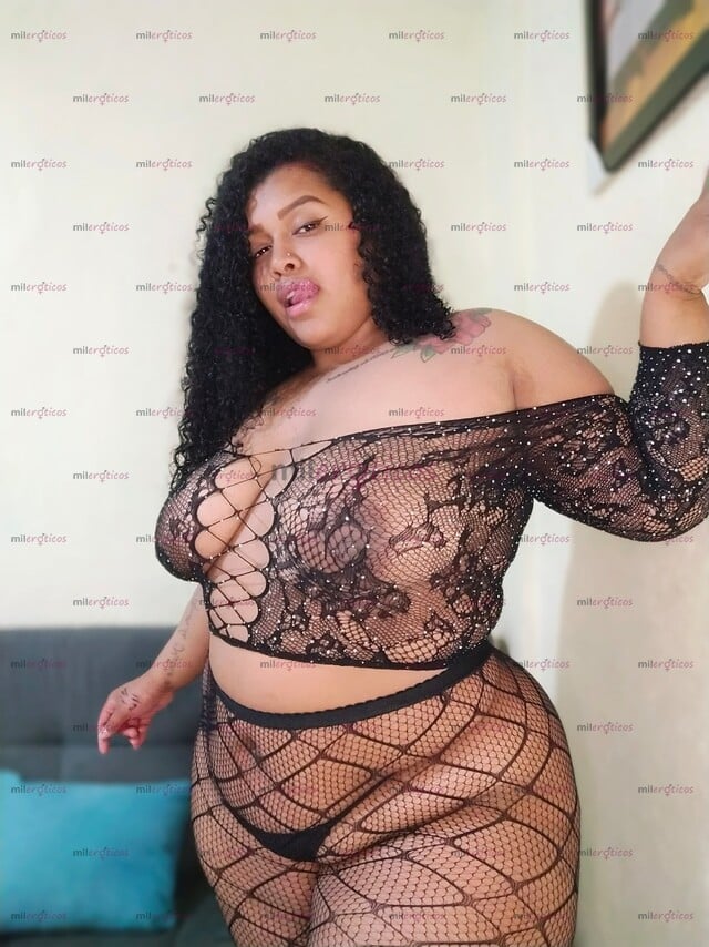 FOTOS DE HERMOSA MORENA, CALIENTE, COMPLACIENTE, CULO ENORME
