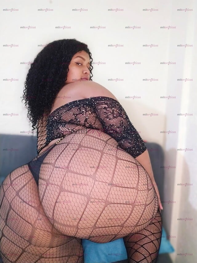 FOTOS DE HERMOSA MORENA, CALIENTE, COMPLACIENTE, CULO ENORME