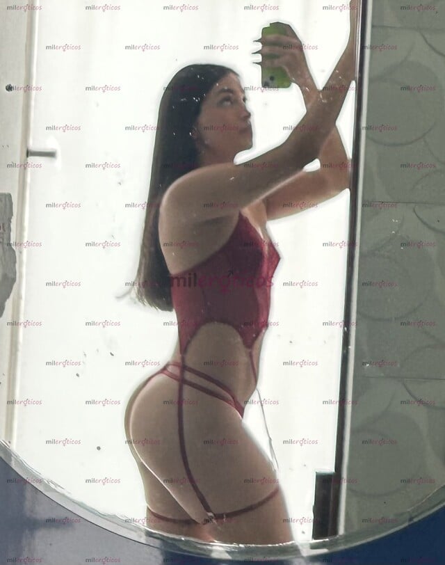 FOTOS DE HERMOSA CHICA TRANS, LACIA PELINEGRA, 20 AÑOS, DISPUESTA A CUMPLIRLO TODO