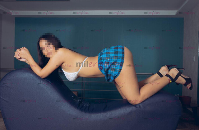 FOTOS DE UNIVERSIARIA NUEVA EN EL MEDIO LISTA PARA SER ESTRENADA