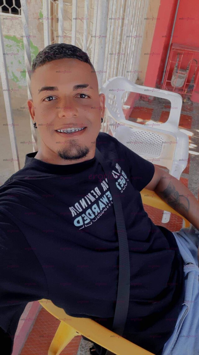 FOTOS DE CHICO ACTIVO FULL DOMINANTE DE PASO EN LA CIUDAD