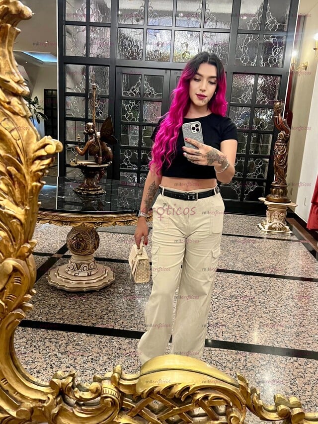 FOTOS DE SOY TODO LO QUE TUS OJOS VEN UNA VERDADERA MUÑECA TATUADA FEMENINA