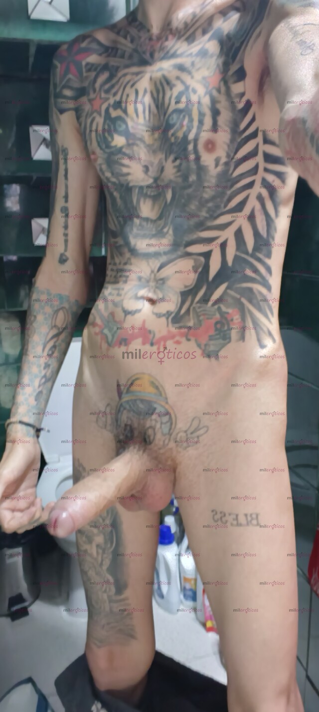 FOTOS DE FLACO ACTIVO BLANCO TATUADO FETICHERO VERGON.