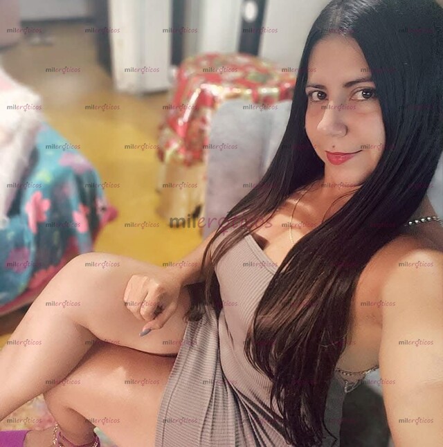 FOTOS DE SOY MIA UNA MUJER MUY TIERNA CARIÑOSA ATENTA EN HORA DE COMPARTIR