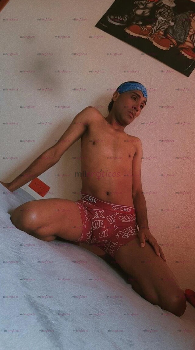 FOTOS DE MORENO VERGÓN DISPUESTO A COMPLACER FANTASÍAS SEXUALES Y PAREJAS CURIOSAS