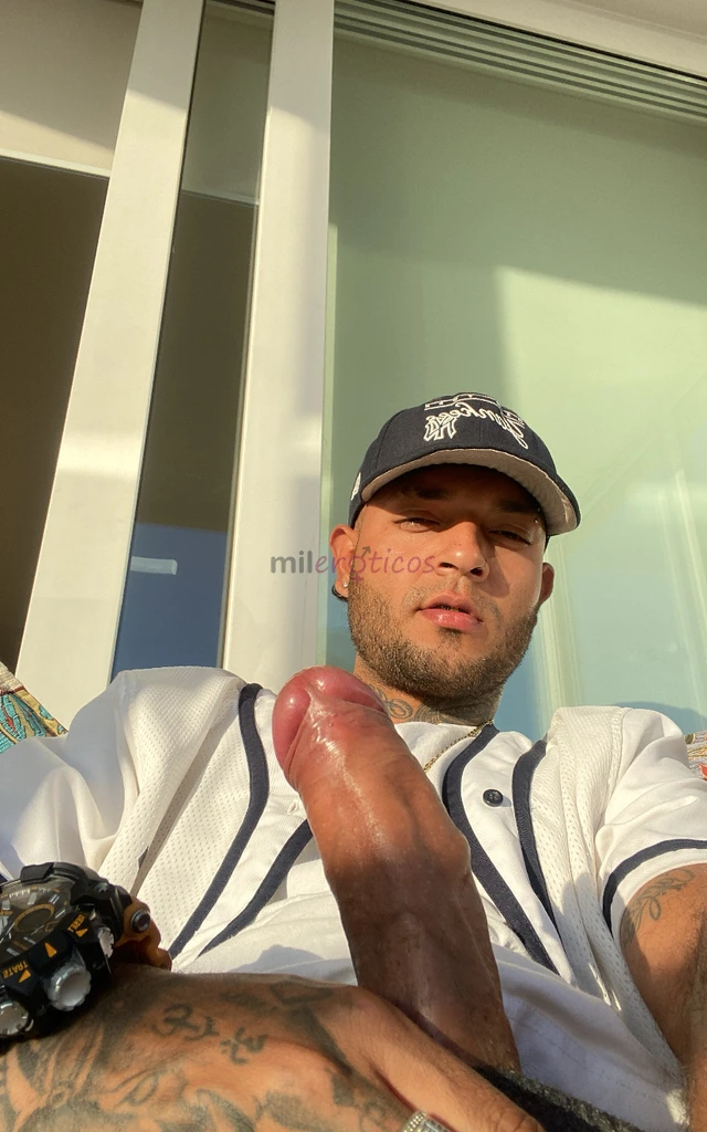 Hola soy un chico hetero vergon colombiano en santiagoquieres que te parta a verga hablame la pasamos mui chimbatengo 20 cm para metertelo completomen...