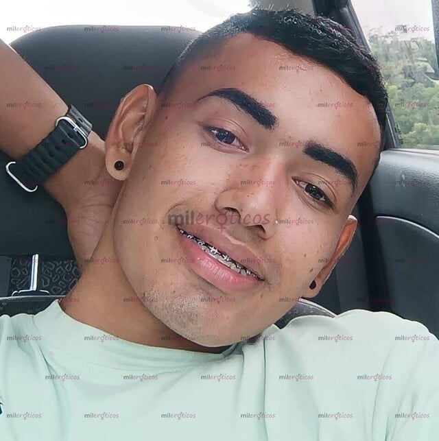FOTOS DE DISPUESTO A COMPLACER TUS FETICHES Y FANTASÍAS SEXUALES