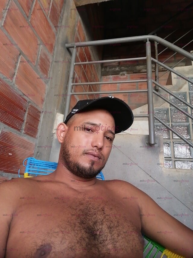 FOTOS DE MORENO CON GANAS DE PASARLA BIEN Y COJER RICO Y CUMPLIR TUS FANTACIA SEXUALES