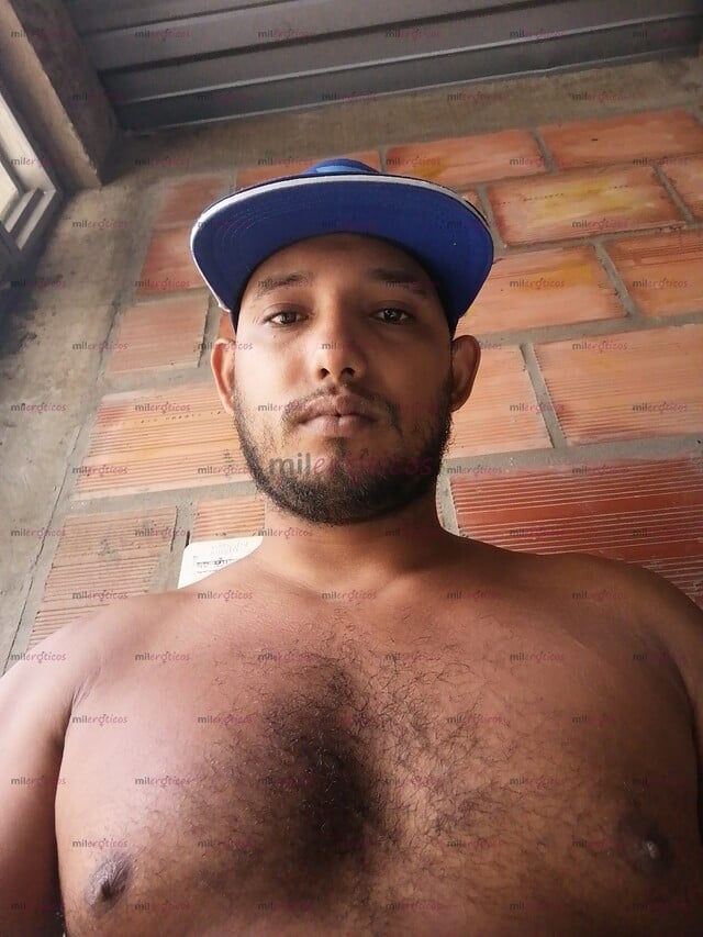 FOTOS DE MORENO CARGADO CON GANAS DE COJER RICO Y PASARLA BIEN