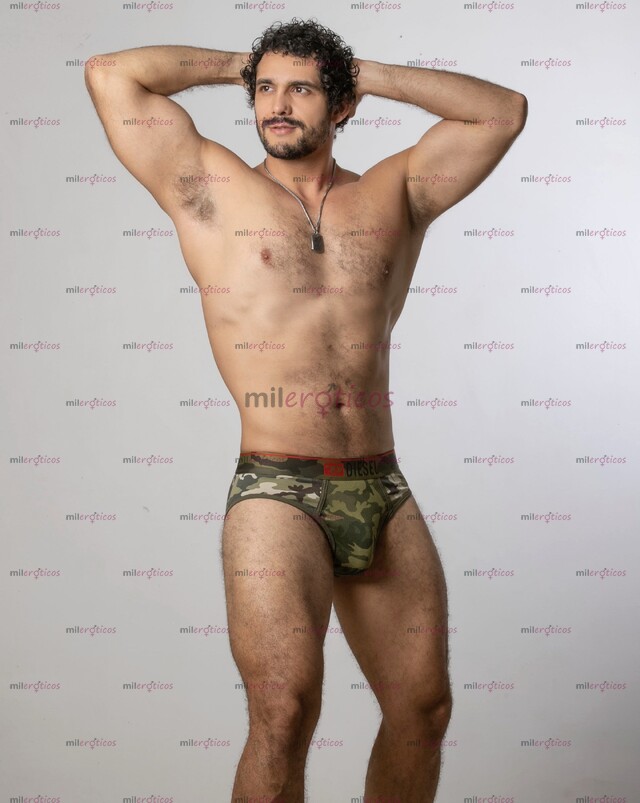 FOTOS DE JUAN MARTÍN JOVEN MASCULINO, ATLÉTICO, MUSCULAR Y DOTADO