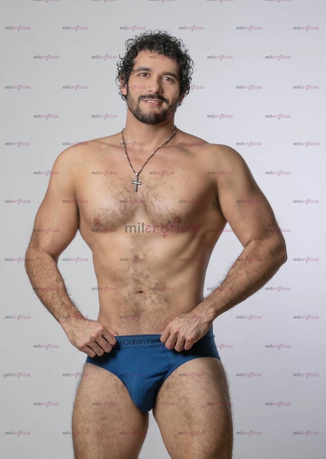 FOTOS DE JUAN MARTÍN JOVEN MASCULINO, ATLÉTICO, MUSCULAR Y DOTADO
