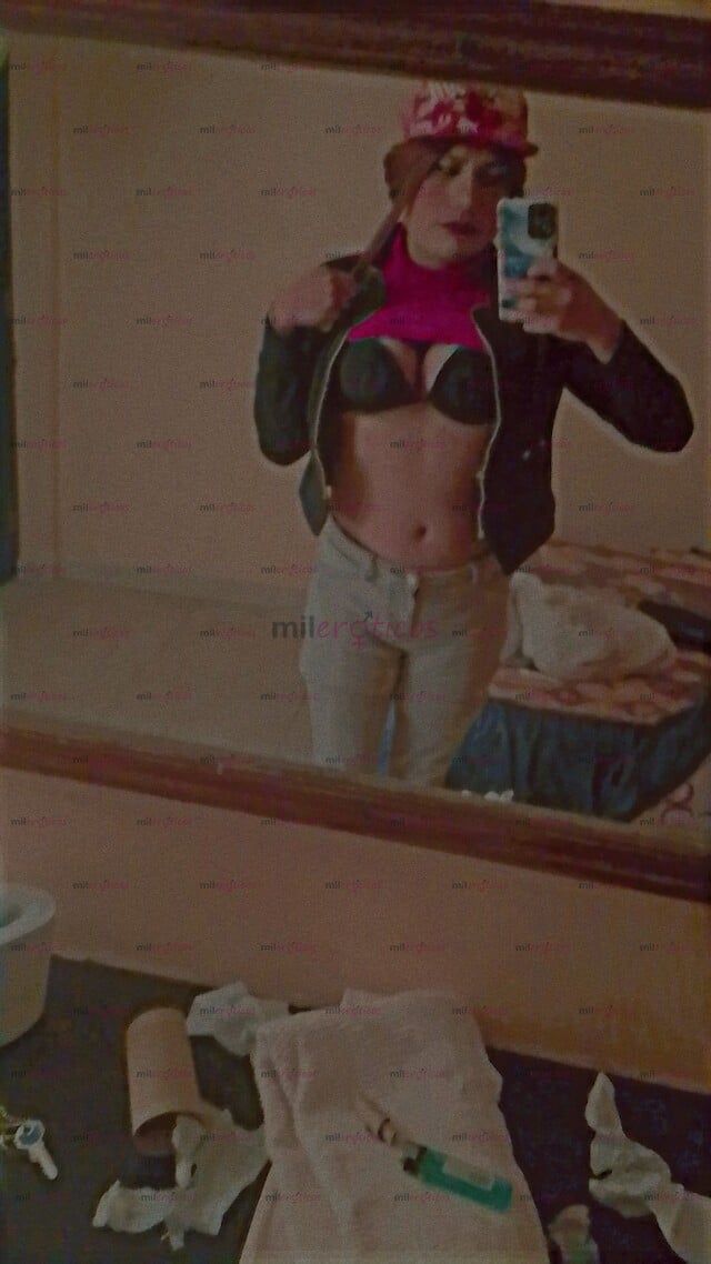 FOTOS DE VANESSA FLAQUITA APRETADITA Y CHICHONA CON LUGAR PARA SACARTE LA LECHE