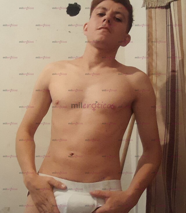 FOTOS DE TWINK PELIRROJO SUPER DOTADO Y SUPER CALIENTE.