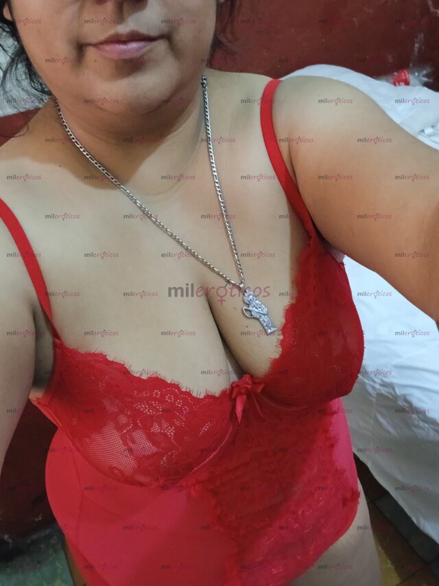 FOTOS DE KARLITA CHICA CURVY , TETONA Y COMPLACIENTE