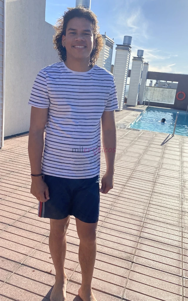 Hola soy manu joven complaciente todo terreno dispuesto a cumplir tus morbos atrevete a pasar un momento fogoso y excitante full caliente y sin tabu h...