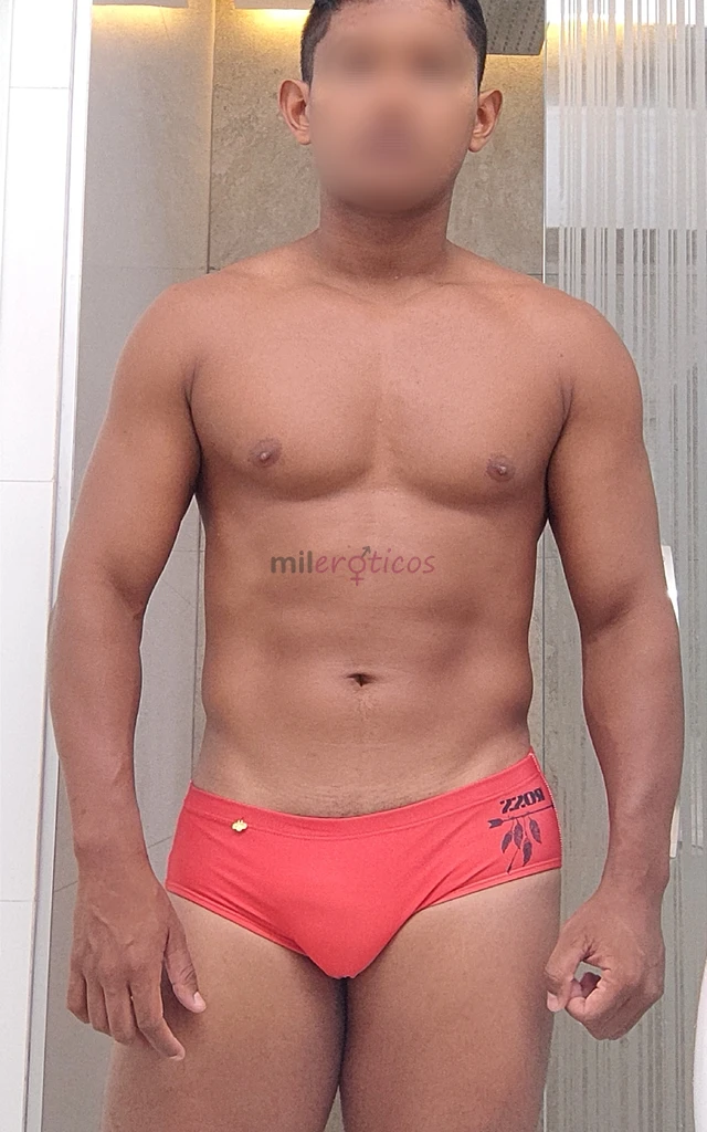 Moreno em boa forma fisica e aparencia tenho 25 anos 1 77 altura e 85 kl higienico educado e sei conversar atendo homens e mulheres vou ate moteis hot...