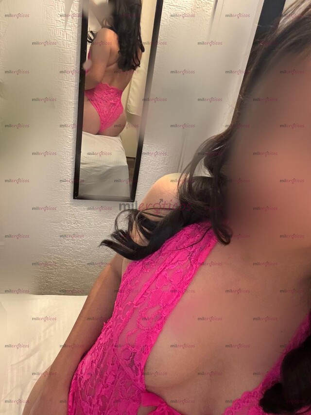 FOTOS DE MASAJISTA EXPERTA EN BRINDAR UN MOMENTO DE PLACER DE RELAJACIÓN