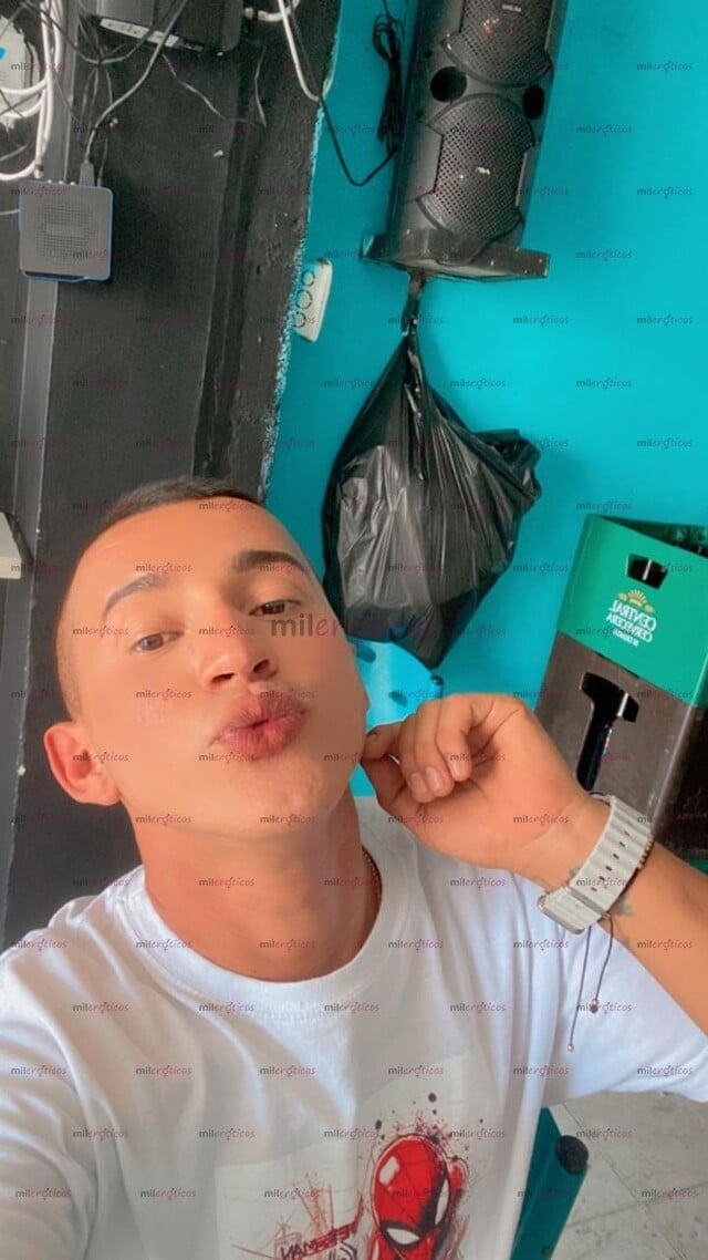 FOTOS DE JOVEN CON NALGAS GRANDES Y CULO APRETADITO PARA COMPLACERTE LLAMAME 3249584106