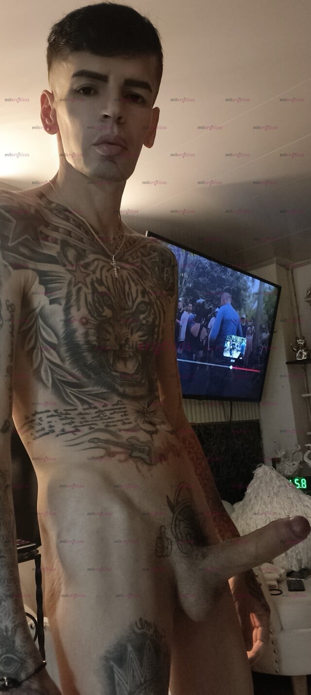 FOTOS DE FLACO SERIO RESERVADO MORBOSO TATUADO BLANCO FETICHERO
