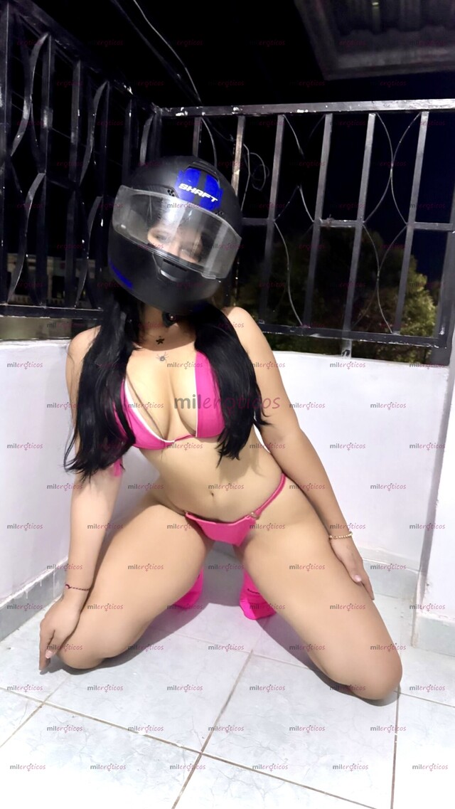FOTOS DE DELICIOSA Y SEXY BEBESITA ANDREA 19 AÑOS 24 HORAS