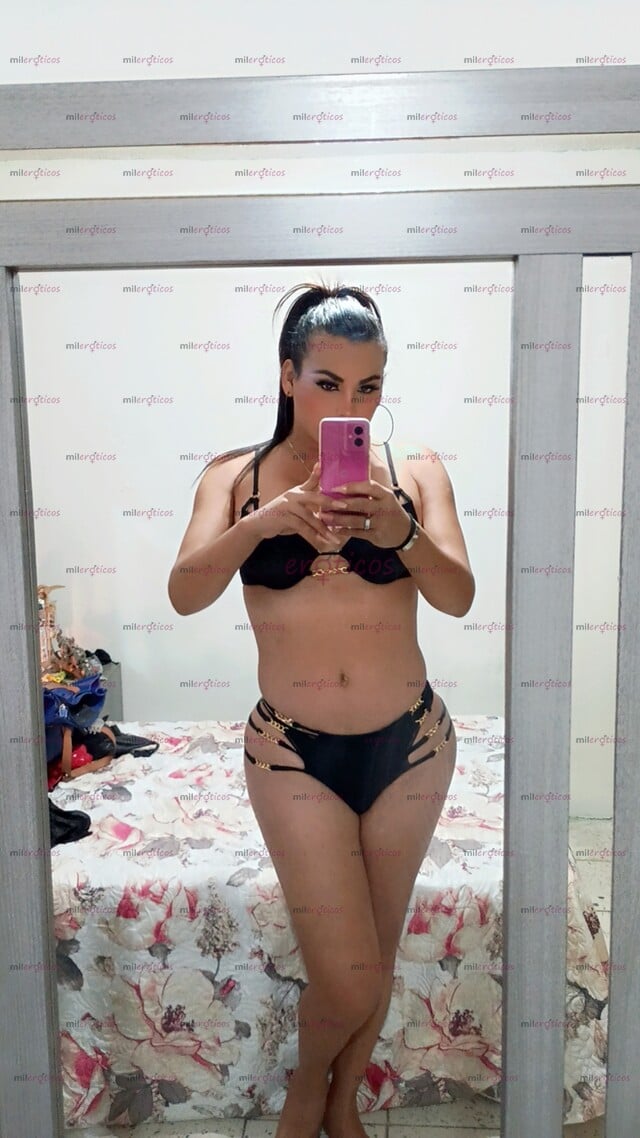 FOTOS DE CHICA SEXI CON UNA BUENA HERRAMIENTA ENTRE LAS PIERNAS