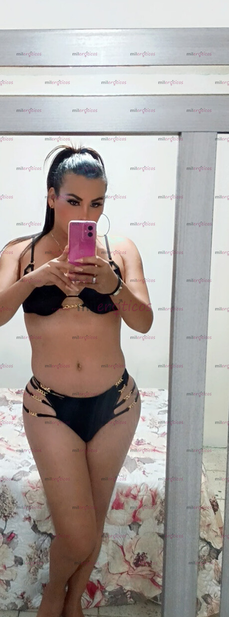 FOTOS DE CHICA SEXI CON UNA BUENA HERRAMIENTA ENTRE LAS PIERNAS