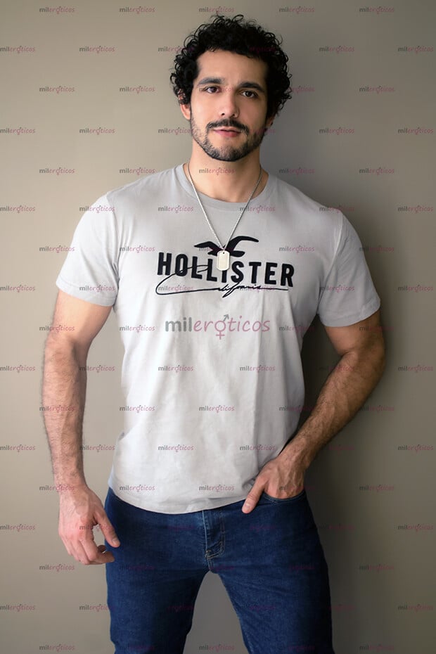 FOTOS DE JOVEN MUSCULAR ROMÁNTICO, CARIÑOSO Y DOTADO OFRECE SU AMOR Y COMPAÑÍA