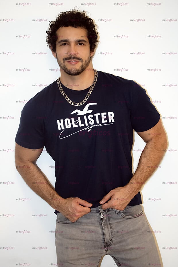 FOTOS DE JOVEN MUSCULAR ROMÁNTICO, CARIÑOSO Y DOTADO OFRECE SU AMOR Y COMPAÑÍA