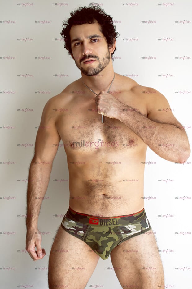 FOTOS DE JOVEN MUSCULAR ROMÁNTICO, CARIÑOSO Y DOTADO OFRECE SU AMOR Y COMPAÑÍA