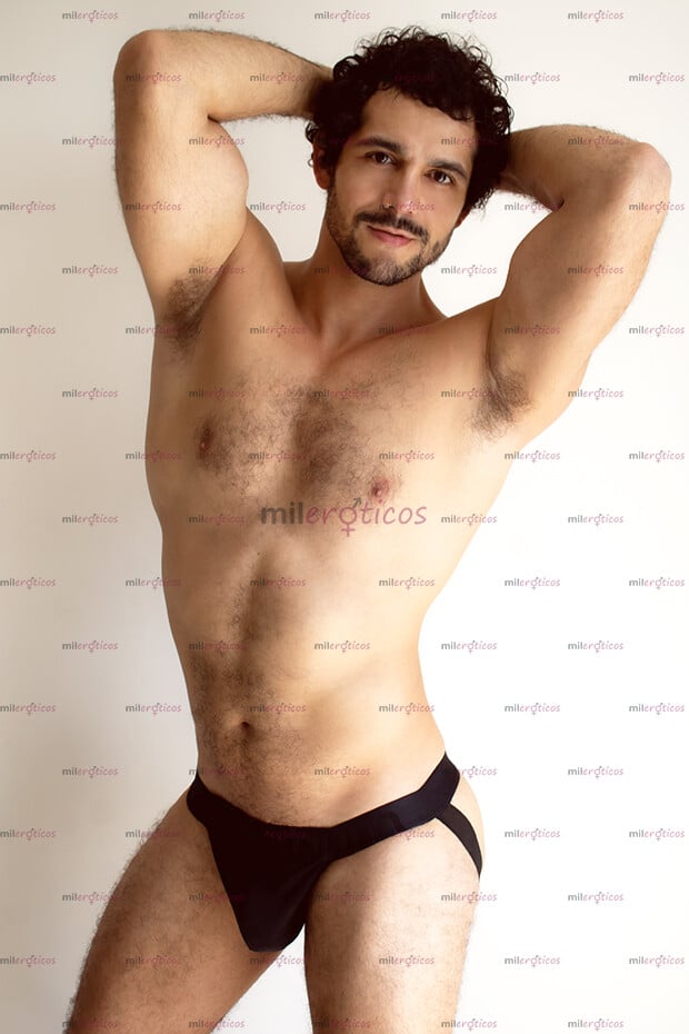 FOTOS DE JOVEN MUSCULAR ROMÁNTICO, CARIÑOSO Y DOTADO OFRECE SU AMOR Y COMPAÑÍA