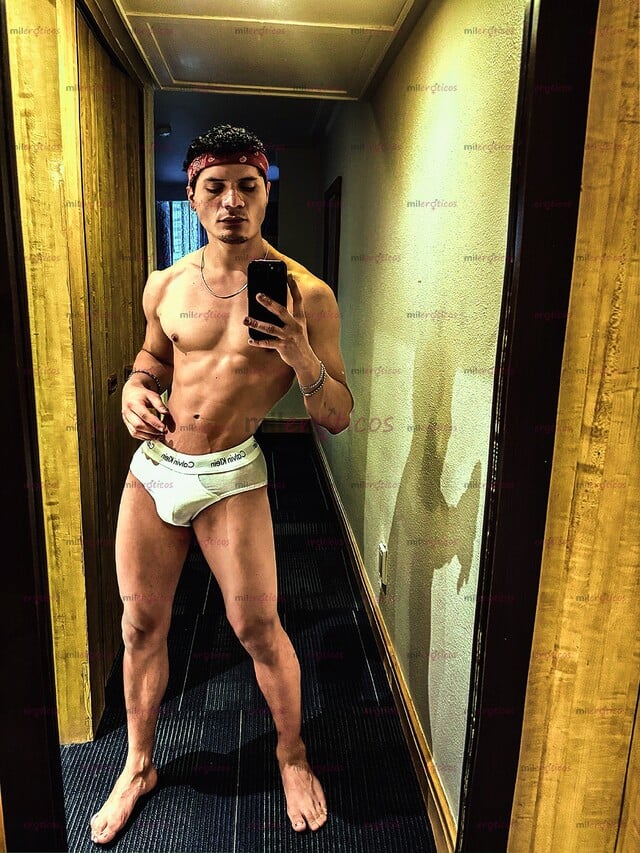 FOTOS DE VENEZOLANO SEXY Y CALIENTE LISTO PARA COMPLACERTE