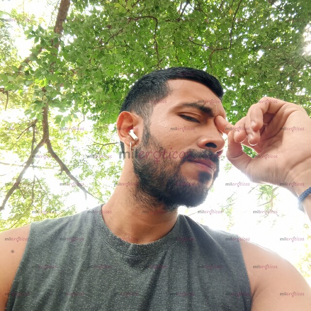 FOTOS DE CHICO JOVEN , VELLUDO Y MUY COMPLACIENTE.