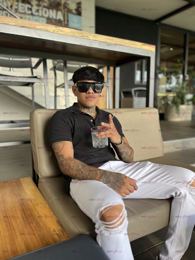 FOTOS DE TU PRÍNCIPE MORENO CON VERGOTA LECHERA Y PODEROSA!!! SOLO ACTIVO