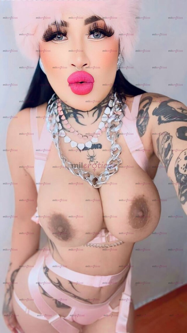 FOTOS DE FLAQUITA TATUADA PIRCINGS ALTA SEXY CALIENTE TETONA VOLUPTUOSA NALGONA CON LUGAR