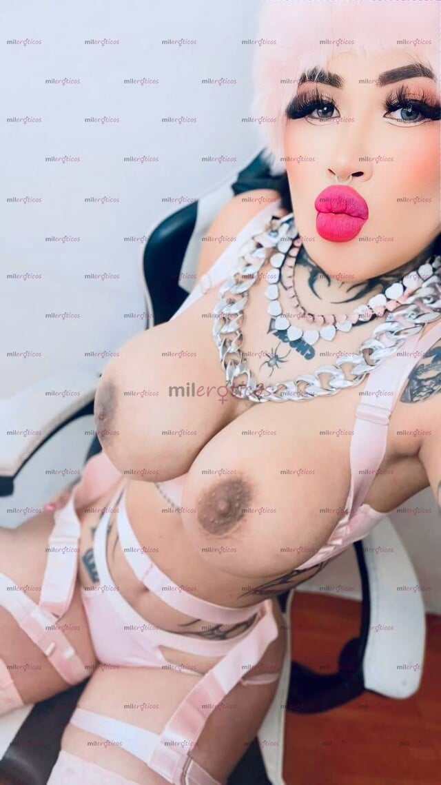 FOTOS DE FLAQUITA TATUADA PIRCINGS ALTA SEXY CALIENTE TETONA VOLUPTUOSA NALGONA CON LUGAR