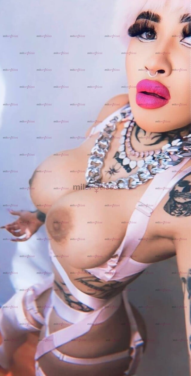 FOTOS DE FLAQUITA TATUADA PIRCINGS ALTA SEXY CALIENTE TETONA VOLUPTUOSA NALGONA CON LUGAR
