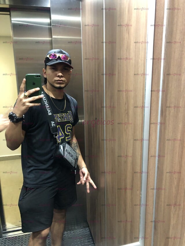 FOTOS DE CHICO BISEXUAL ABIERTO A CUALQUIER PROPUESTA.