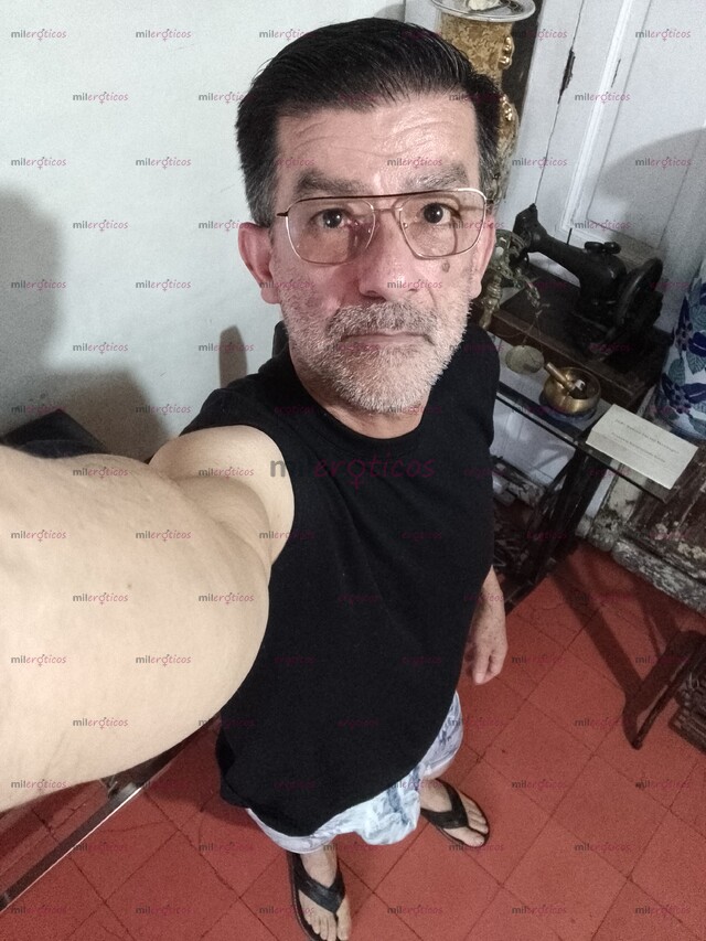 FOTOS DE BUSCA MASAJISTA PROFESIONAL MADURO PASIVO EN MEDELLÍN