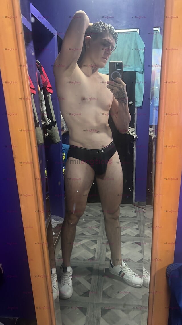 FOTOS DE 10 INCHES REAL. THE ALPHA MALE WHO WILL TAKE HER TO THE LIMIT WHILE YOU WATCH