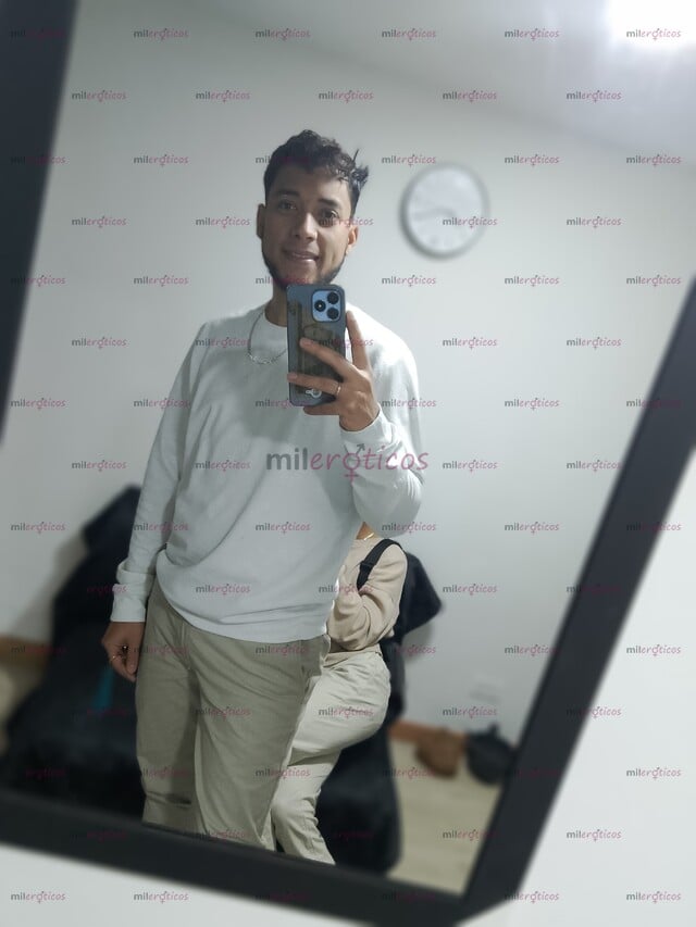 FOTOS DE JOVEN SIN LÍMITES, DISPUESTO A COMPLACER TODAS TUS FANTASÍAS SIN TABU.