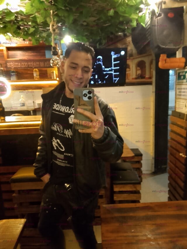 FOTOS DE JOVEN SIN LÍMITES, DISPUESTO A COMPLACER TODAS TUS FANTASÍAS SIN TABU.