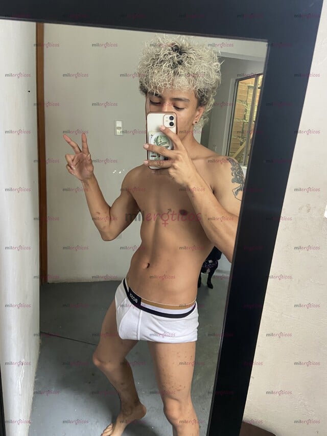 FOTOS DE POLLO RESERVADO CON GANAS DE CUMPLIR MUCHAS FANTASÍAS Y CON BUENA VERGA Y NALGA