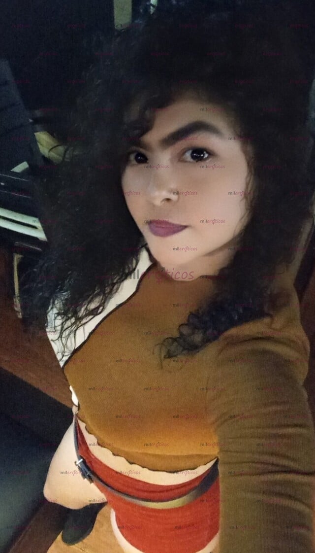 FOTOS DE DELICIOSA ENCANTADORA MUJER BLANCA JOVEN SEXY APASIONA