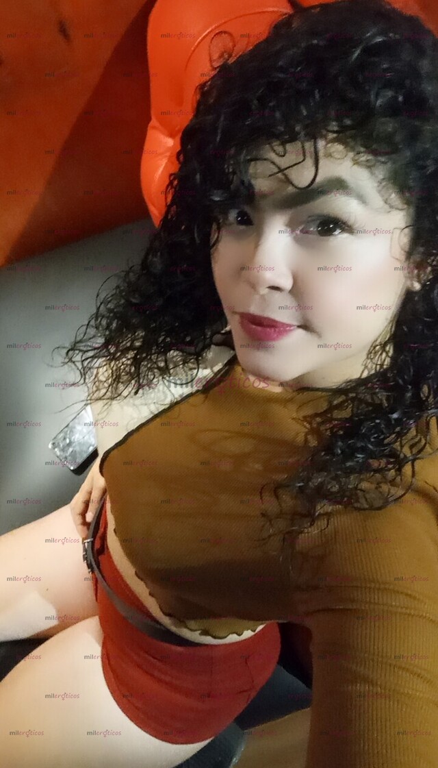 FOTOS DE DELICIOSA ENCANTADORA MUJER BLANCA JOVEN SEXY APASIONA