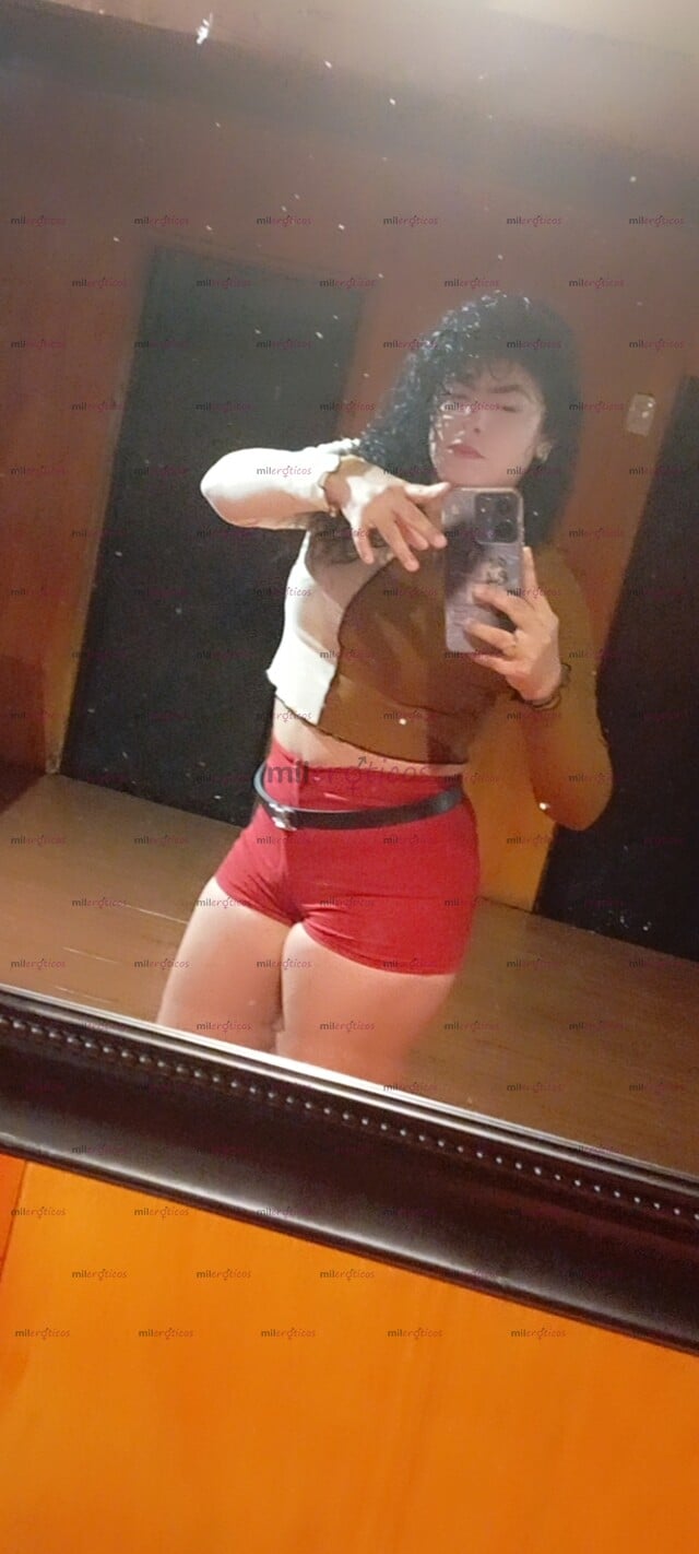 FOTOS DE DELICIOSA ENCANTADORA MUJER BLANCA JOVEN SEXY APASIONA